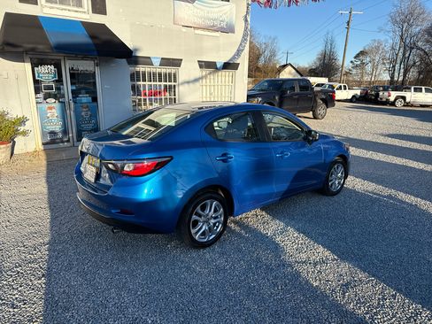 Used 2018 Toyota Yaris iA image 5