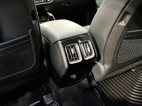 Used 2026 Kia Sorento SX image 32