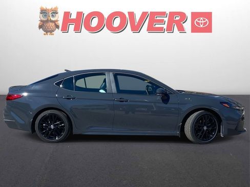 Used 2025 Toyota Camry SE image 2