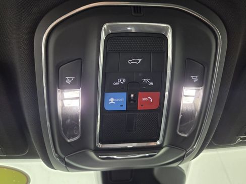 Used 2023 Jeep Grand Cherokee L Laredo RWD image 15