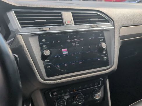 Used 2020 Volkswagen Tiguan SE R-Line image 4