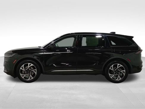 Certified 2024 Lincoln Nautilus Premier AWD/4WD image 8