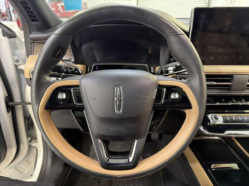 Used 2023 Lincoln Corsair Reserve w/ Equipment Group 202A image 16