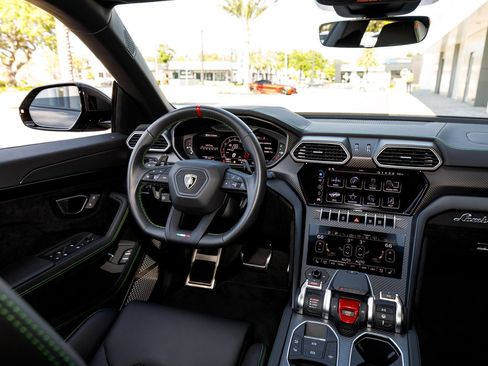 Used 2023 Lamborghini Urus Performante AWD/4WD image 72