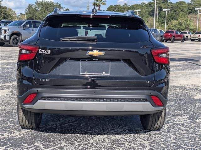 New 2026 Chevrolet Trax LT w/ Driver Confidence Package FWD image 8