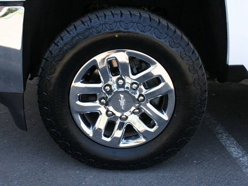 Used 2015 Chevrolet Silverado 2500 LTZ w/ Duramax Plus Package AWD/4WD image 10