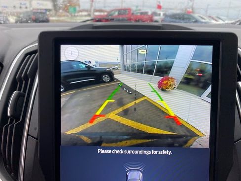 Used 2024 Ford Edge Titanium image 15