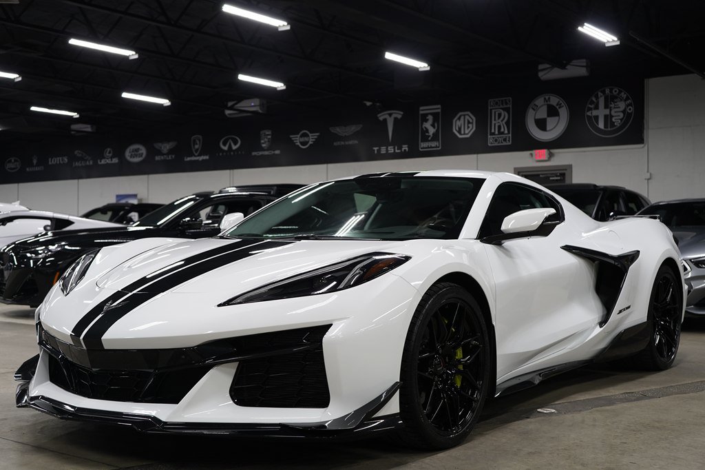 Used 2023 Chevrolet Corvette Z06 w/ Engine Appearance Package RWD image 1