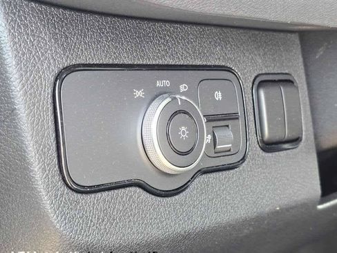 Used 2025 Mercedes-Benz Sprinter 2500 image 25