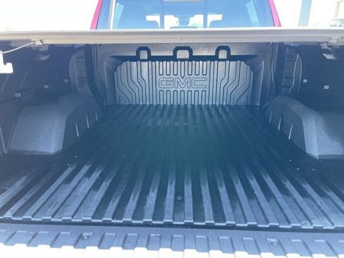 Used 2025 GMC Sierra 1500 AT4 w/ AT4 Premium Package AWD/4WD image 18