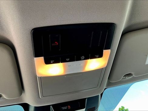 Used 2025 Nissan Rogue SV FWD image 17