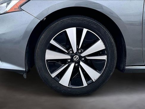 Used 2020 Nissan Altima 2.5 SV FWD image 10