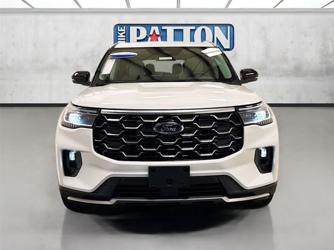 New 2026 Ford Explorer Platinum w/ LUX Leather Package AWD/4WD image 2