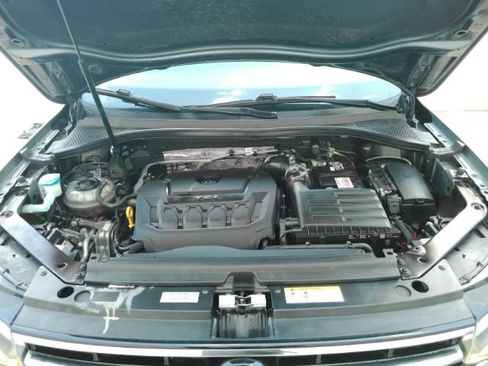 Used 2022 Volkswagen Tiguan SE w/ Panoramic Sunroof Package FWD image 54
