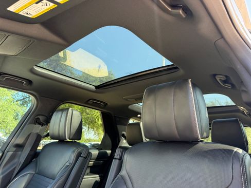 Used 2019 Land Rover Discovery HSE Luxury AWD/4WD image 24