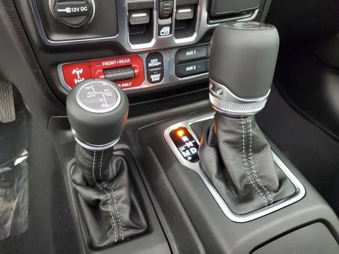 New 2026 Jeep Wrangler Unlimited Rubicon AWD/4WD image 16