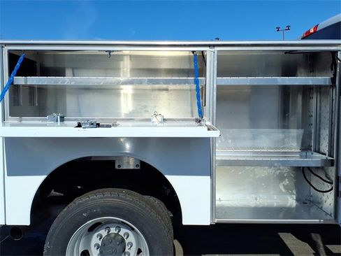 New 2024 RAM 4500 Tradesman image 29