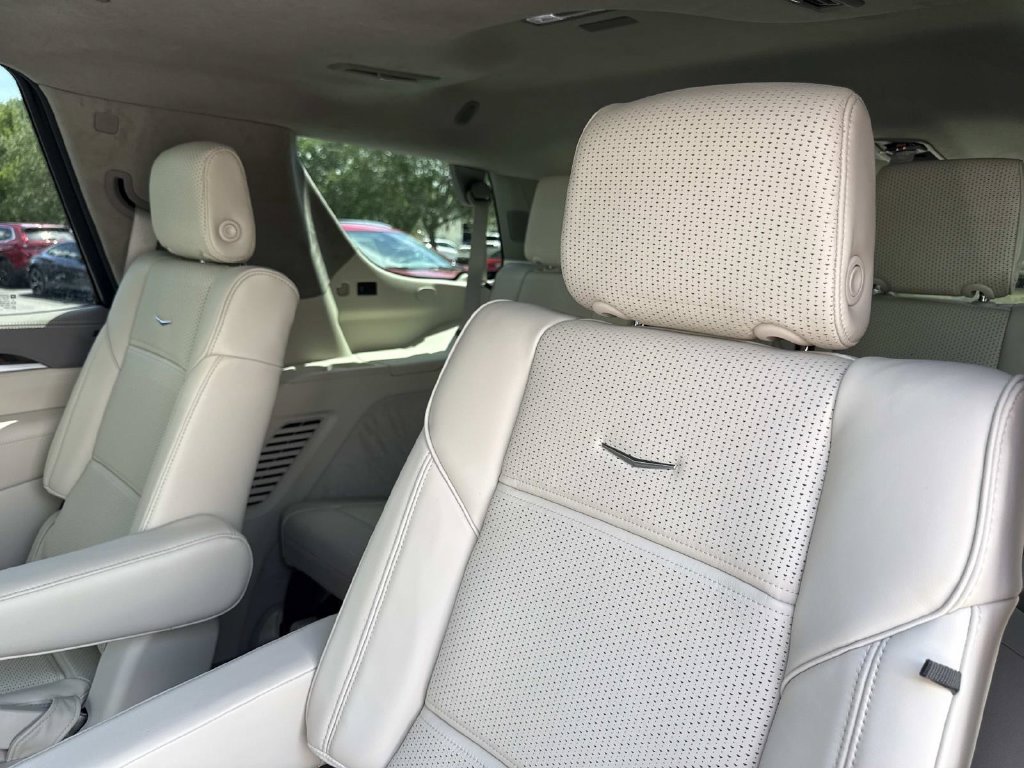 New 2026 Cadillac Escalade Platinum Sport w/ LPO, Floor Liner Package AWD/4WD image 14