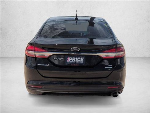 Used 2018 Ford Fusion SE w/ Fusion SE Technology Package FWD image 7