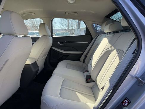 Used 2023 Hyundai Sonata SEL w/ Preferred Accessory Package image 18
