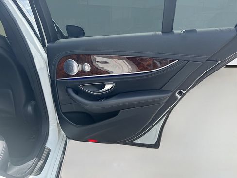 Used 2018 Mercedes-Benz E 300 image 18