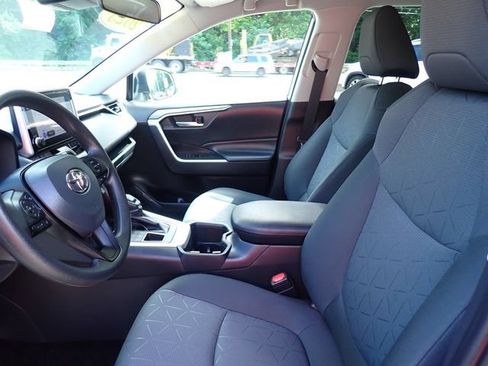 Certified 2025 Toyota RAV4 XLE AWD/4WD image 15
