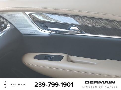 Used 2022 Cadillac XT6 Sport w/ Platinum Package image 29