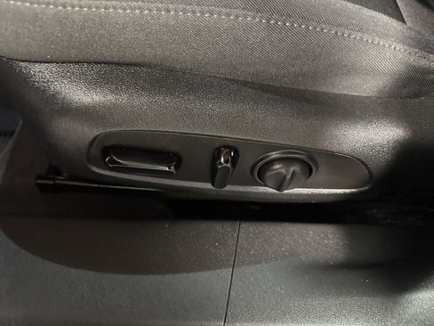 Used 2023 Chevrolet Malibu LT FWD image 15