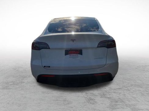 Used 2022 Tesla Model Y Long Range AWD/4WD image 6