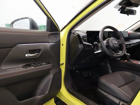 New 2026 Nissan Kicks SR w/ SR Premium Package image 8