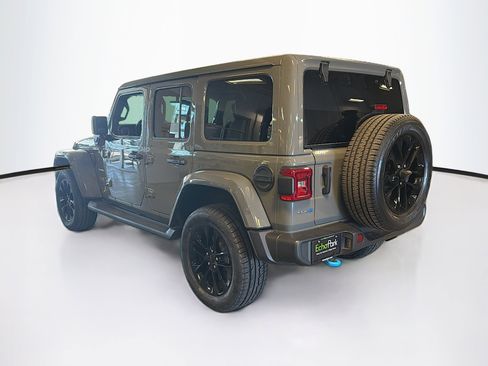 Used 2022 Jeep Wrangler Sahara image 5