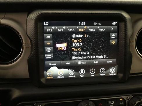Used 2021 Jeep Wrangler Unlimited Sahara AWD/4WD image 10