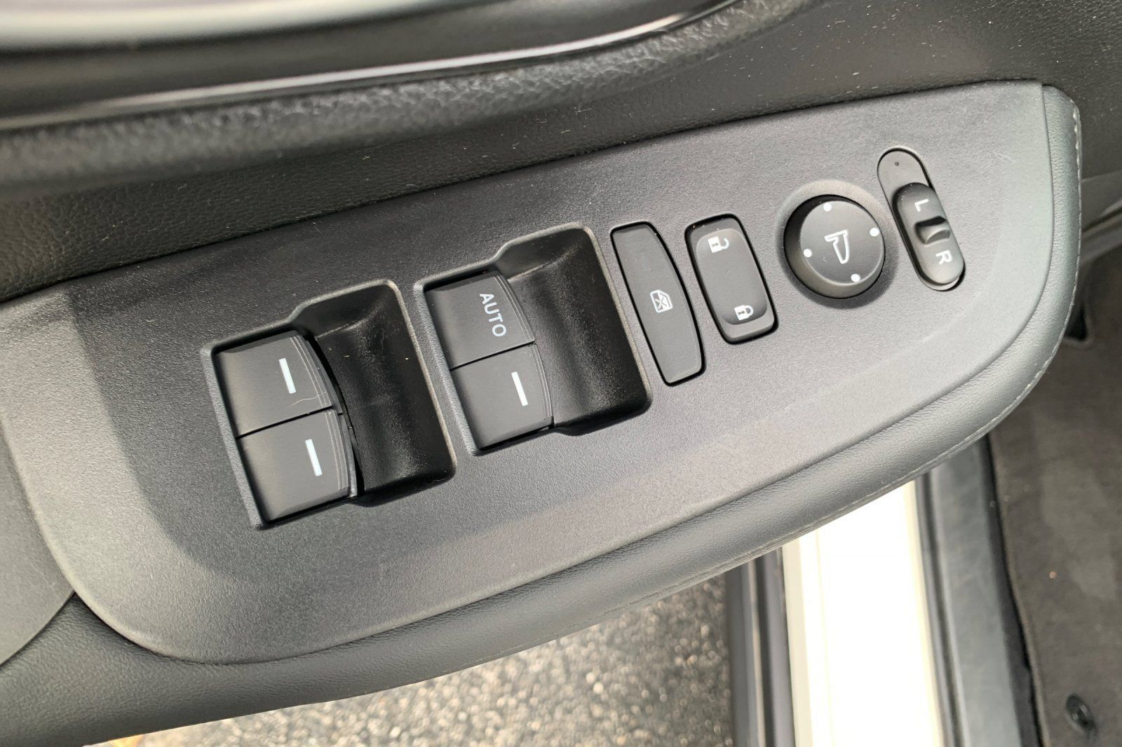 Certified 2024 Honda HR-V LX image 14