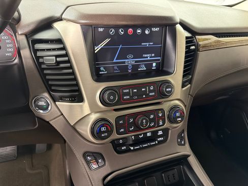 Used 2016 GMC Yukon XL Denali w/ Open Road Package AWD/4WD image 17