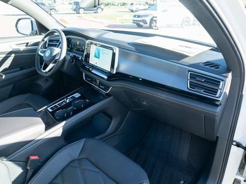 New 2026 Volkswagen Atlas Cross Sport SE image 39
