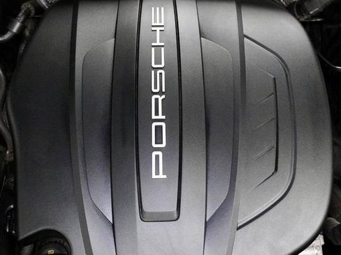 Used 2018 Porsche Macan AWD/4WD image 50