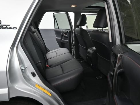 Certified 2022 Toyota 4Runner TRD Off-Road Premium w/ TRD Black Wheel Package (TMS) AWD/4WD image 33