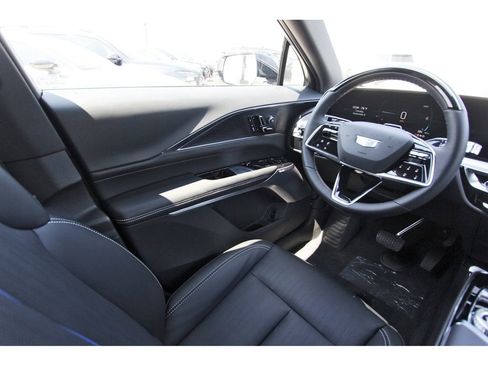 New 2026 Cadillac Lyriq Signature Luxury image 8