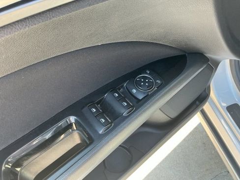 Used 2016 Ford Fusion SE w/ Equipment Group 201A FWD image 16