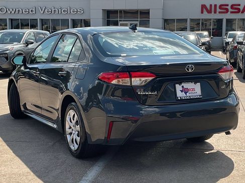 Used 2025 Toyota Corolla LE FWD image 6