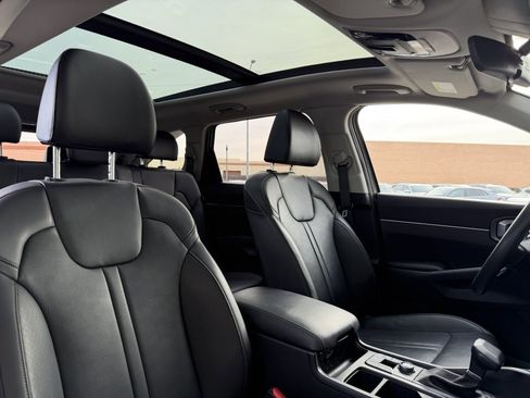 Used 2024 Kia Sorento S w/ Panoramic Sunroof Package image 42