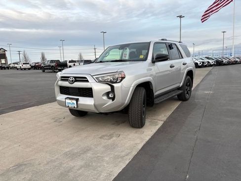 Used 2024 Toyota 4Runner SR5 image 7