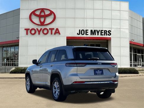 Used 2022 Jeep Grand Cherokee Limited w/ Trailer Tow Prep Group (B) image 8