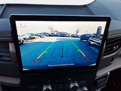 Used 2024 Ford Expedition Limited image 24