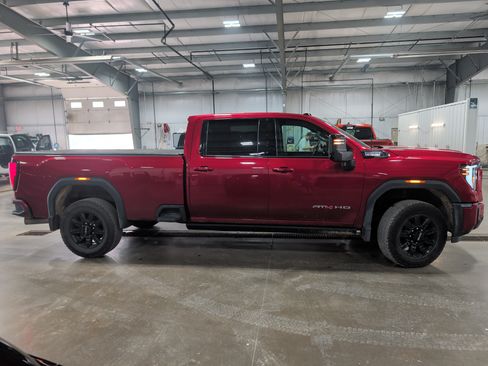 Used 2025 GMC Sierra 2500 AT4 w/ AT4 Premium Plus Package AWD/4WD image 2