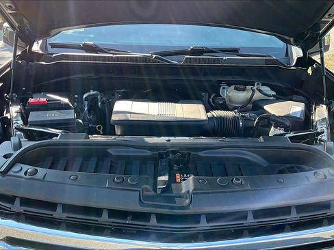 Used 2021 Chevrolet Silverado 1500 LT w/ Z71 Off-Road Package AWD/4WD image 31