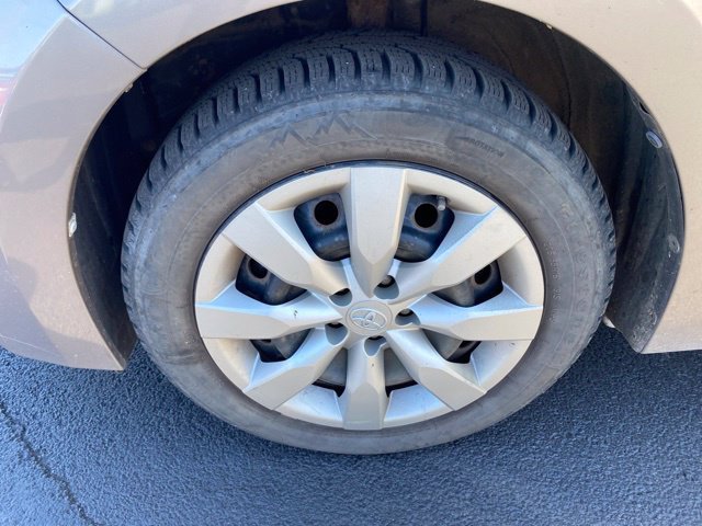 Used 2015 Toyota Corolla LE FWD image 11