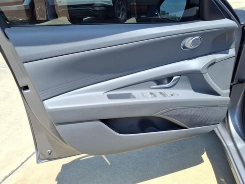 Used 2023 Hyundai Elantra SEL FWD image 21
