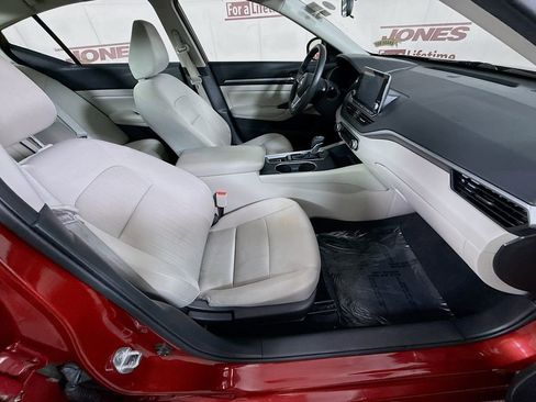 Used 2022 Nissan Altima 2.5 SV AWD/4WD image 28