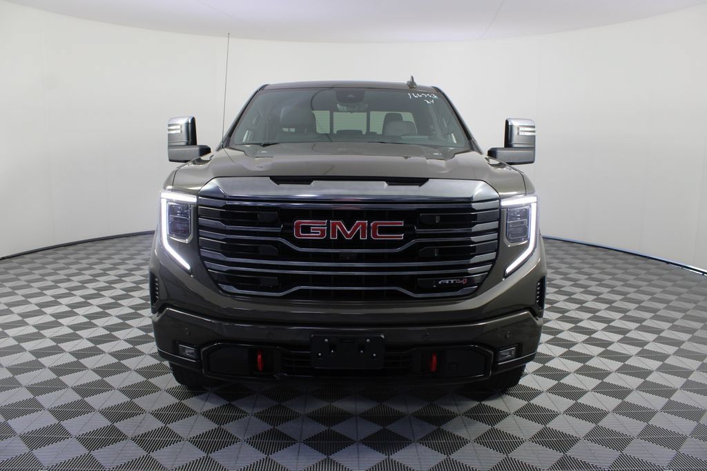 Used 2024 GMC Sierra 1500 AT4 w/ Technology Package AWD/4WD image 32